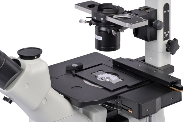 ワイドなメカニカルステージ