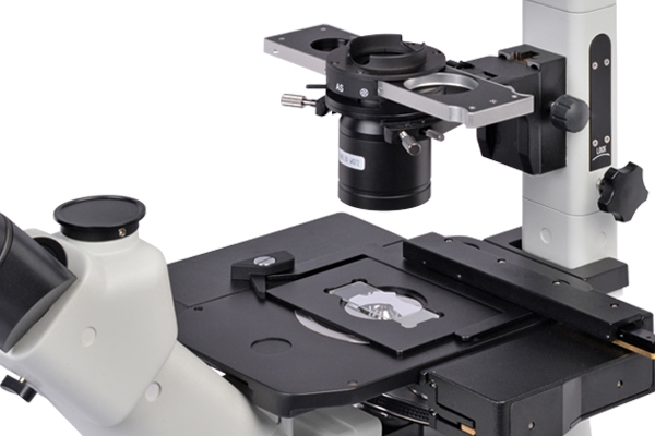 コンパクトデジタルカメラ